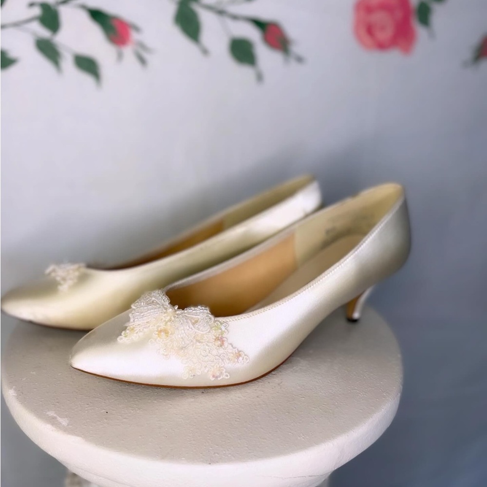 Vintage white wedding heels